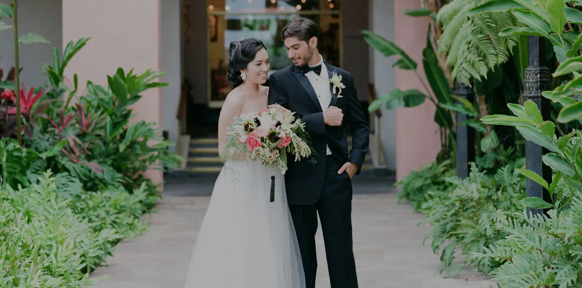 画像:THE ROYAL HAWAIIAN WEDDING